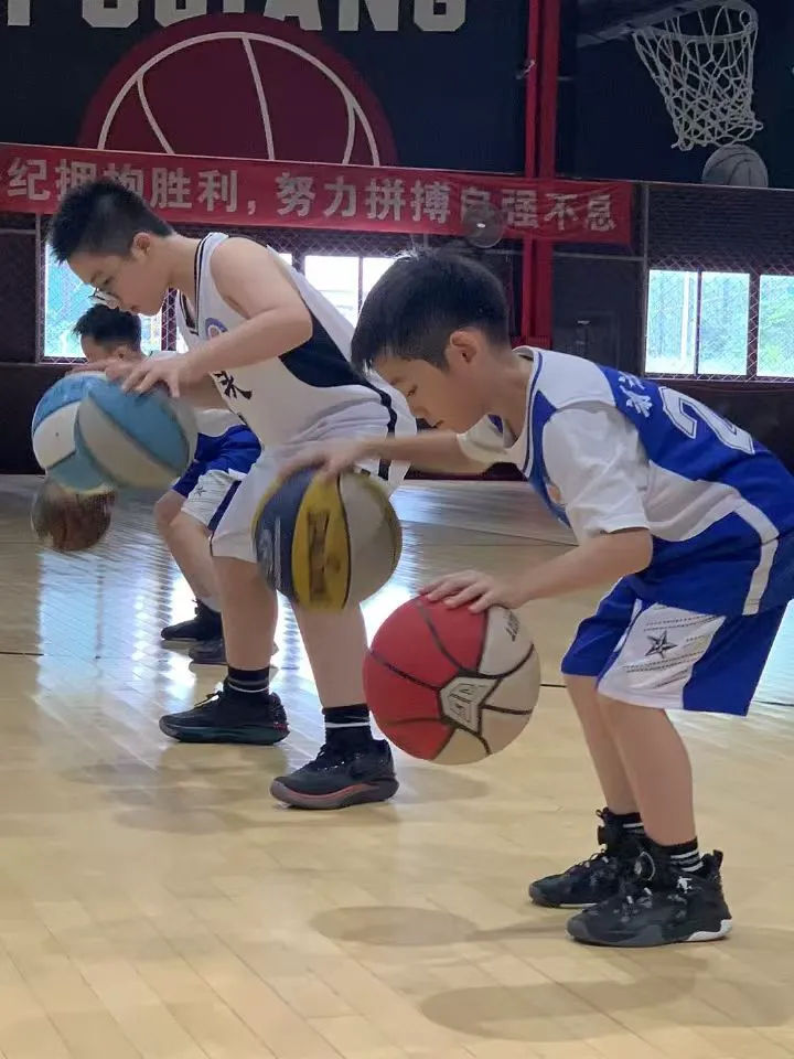 如何通过模拟比赛环境提高篮板实战能力?_0
